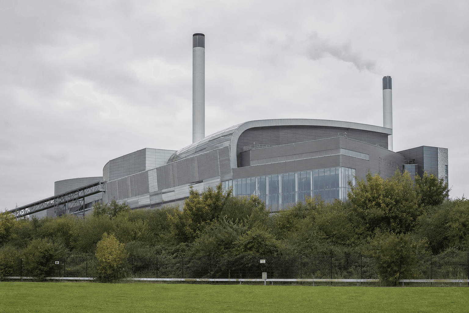 Modern waste-to-energy recovery facility in South London